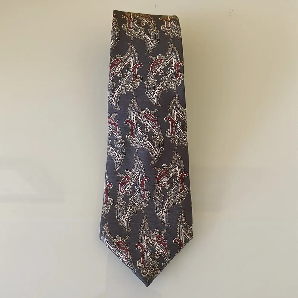 Christian Dior Vintage Gray Paisley Print 100% Silk Neck Tie